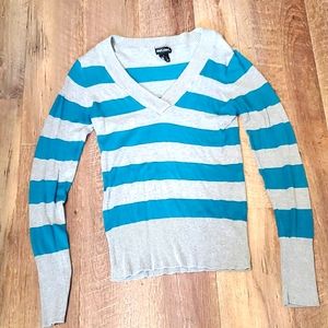 Wet Seal Womens v-neck fitted sweater.